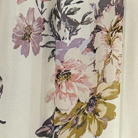 Beautiful off-white floral fully-lined dress with detailed rose lace - Picture 3 of 4